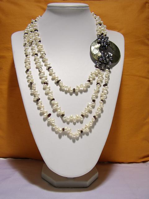 Elegant handmade necklace-cultured pearl