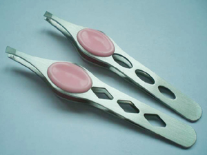 tweezers with pe button