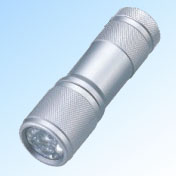 Aluminum LED flashlight