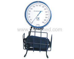 Desk type sphygmomanometer