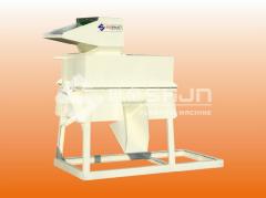 Plastic material washing machine