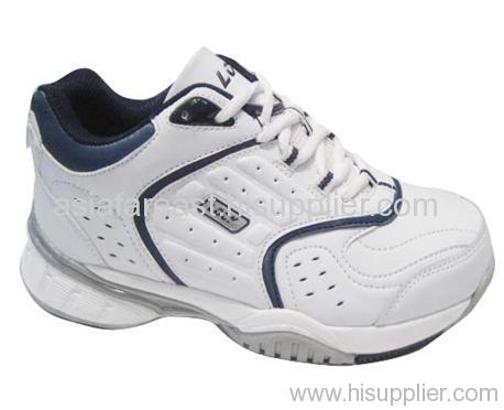 Sports shoes