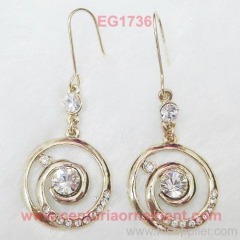 girl pearl earrings