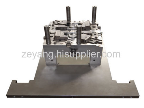 Plastic injectoin mould