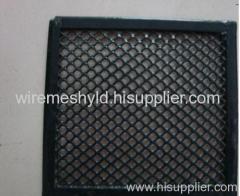 Expanded metal mesh fence