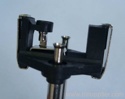 Turkey cable plug insert with two solid pins