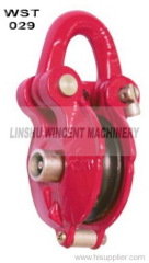 red  snatch block with swivel eye