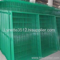 wire mesh fence