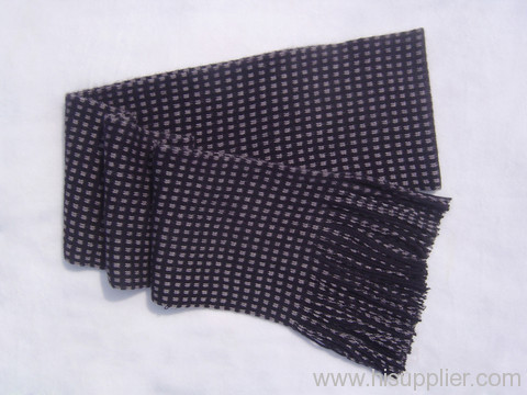 knitting scarf