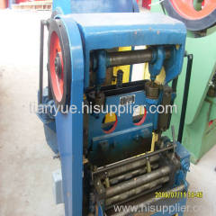 Expanded metal mesh machine