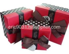 a set of 3 square gift boxes