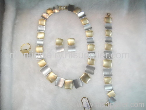 alloy and gold plated jewelry set
