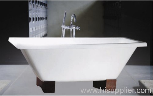 Elegant freestanding tub