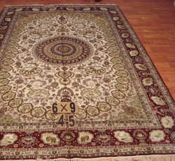 Persian Silk Rug/Carpet : 200 Lines Silk Rug