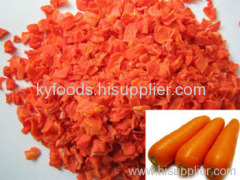 Dehydrated carrot flakes
