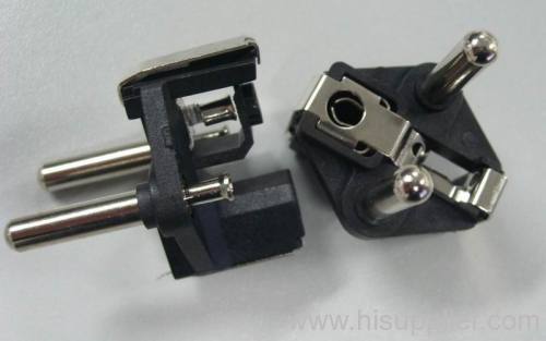 Two-pin plug insert with double earthing contact