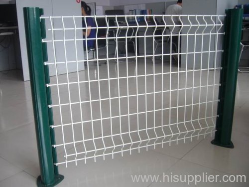 wire mesh fence