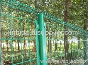 wire mesh fence