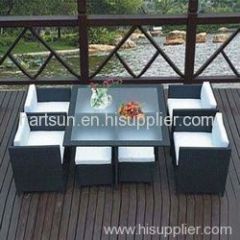 Outdoor PE rattan dining table and chairs