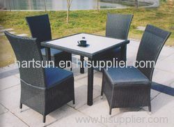 4 seaters PE rattan patio dining table and chairs