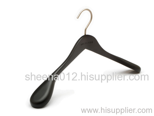 Delexe black wooden hanger