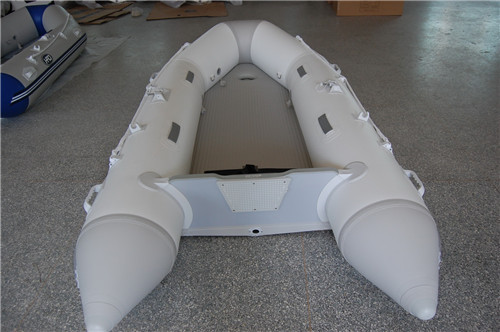 Air deck floor for sports boat