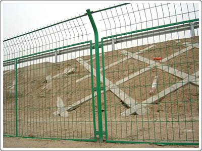 Highway fence