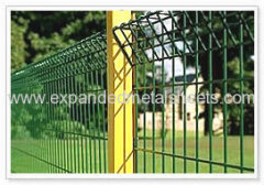 Double welded mesh fence