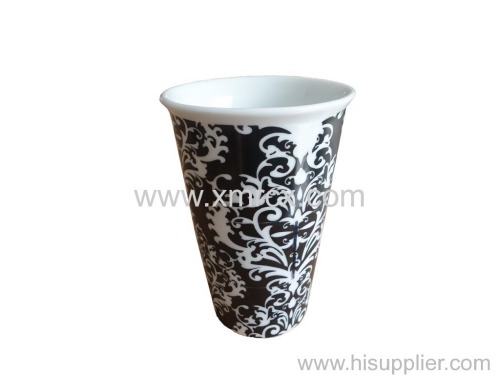 ceramic coffee mug with silicone lid