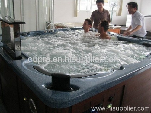 Steel skeleton jacuzzi