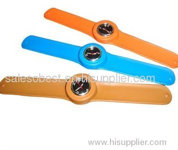 2011 fashion new silicone slap on watch with roungd face