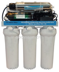 Under-sink water filter with stainless steel UV light