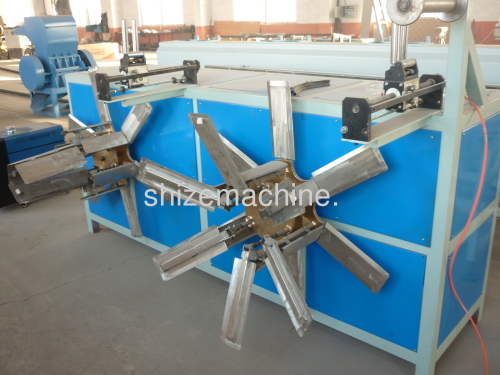 Plastic pipe winder