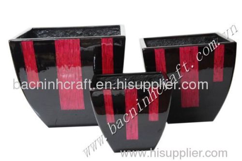 Lacquer pots.