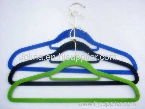 velvet men hanger with tie bar