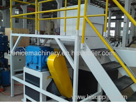 Plastic crusher for pvc lumps