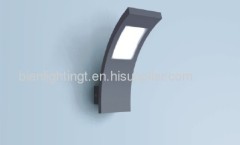 Die-casting Aluminum Curved LED Wall Lamp