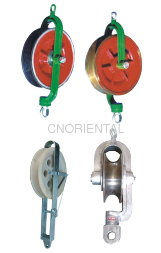 Hold-down anti-lifting automatic release pulley block