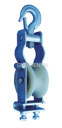 Universal crossarm-mounted and hook style stringing pulley block
