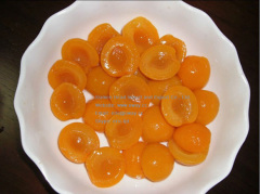 Canned apricots in Syrup
