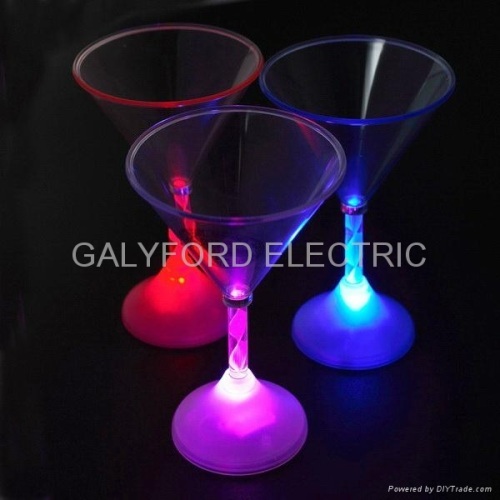 Led flashing cocktail glass