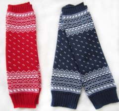 Acrylic jacquard socks available in red and gray