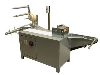 Single roller gauze rolling machine (Gauze swab prefolding machine)