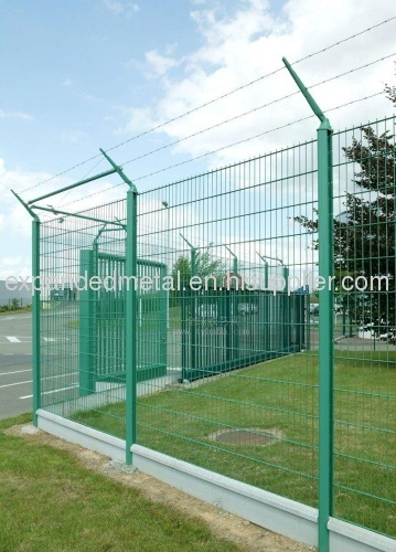 welded wire fence