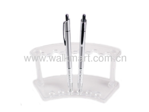 Retractable plastic ball pen