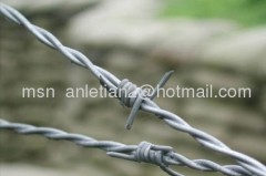 High quality barbed wire fence(factory)