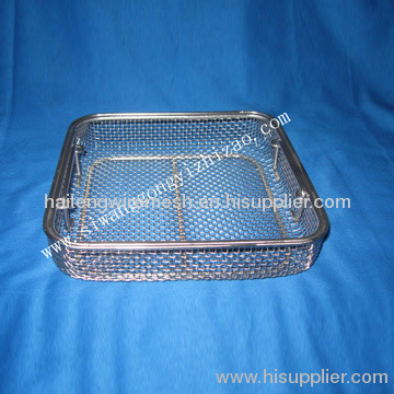 Medical sterilizing basket