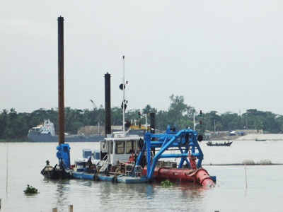 Large cutter suction sand pumping ship