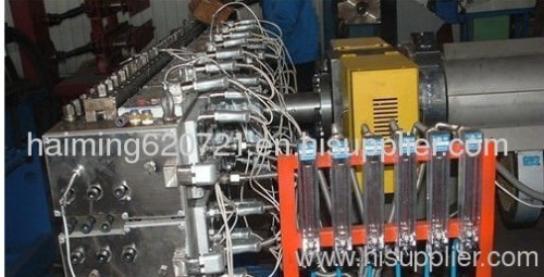 PC Plastic hollowness grid board production line