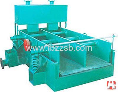 Self-cleaning vibratory sieve